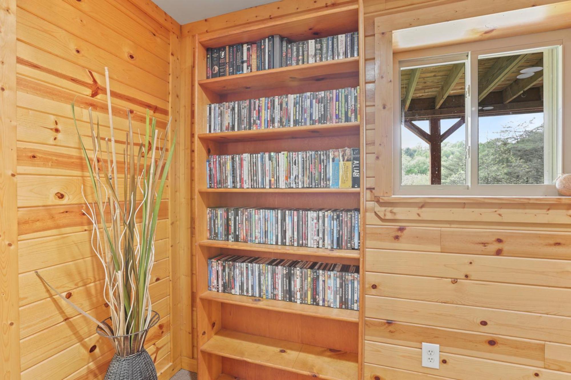 Family Escape In Hocking Hills 3br, Hot Tub, Xbox Logan